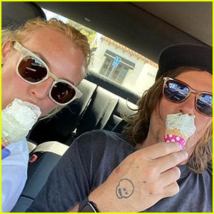Diane Kruger Wears Latex Gloves During an Ice Cream Date with Norman Reedus