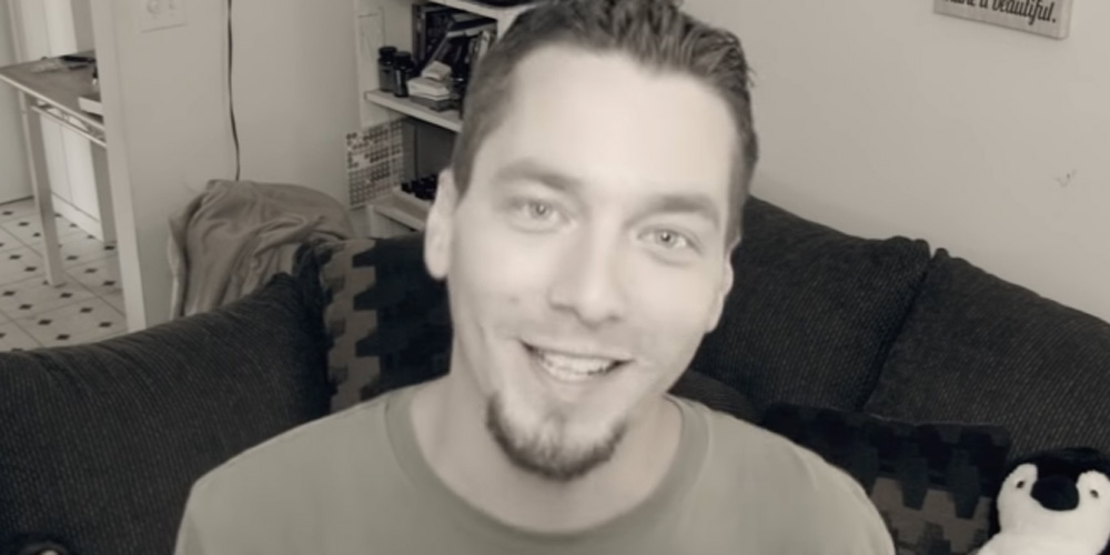 Steve Cash Dead – ‘Talking Kitty Cat’ YouTuber Dies at 40 Due to Self ...