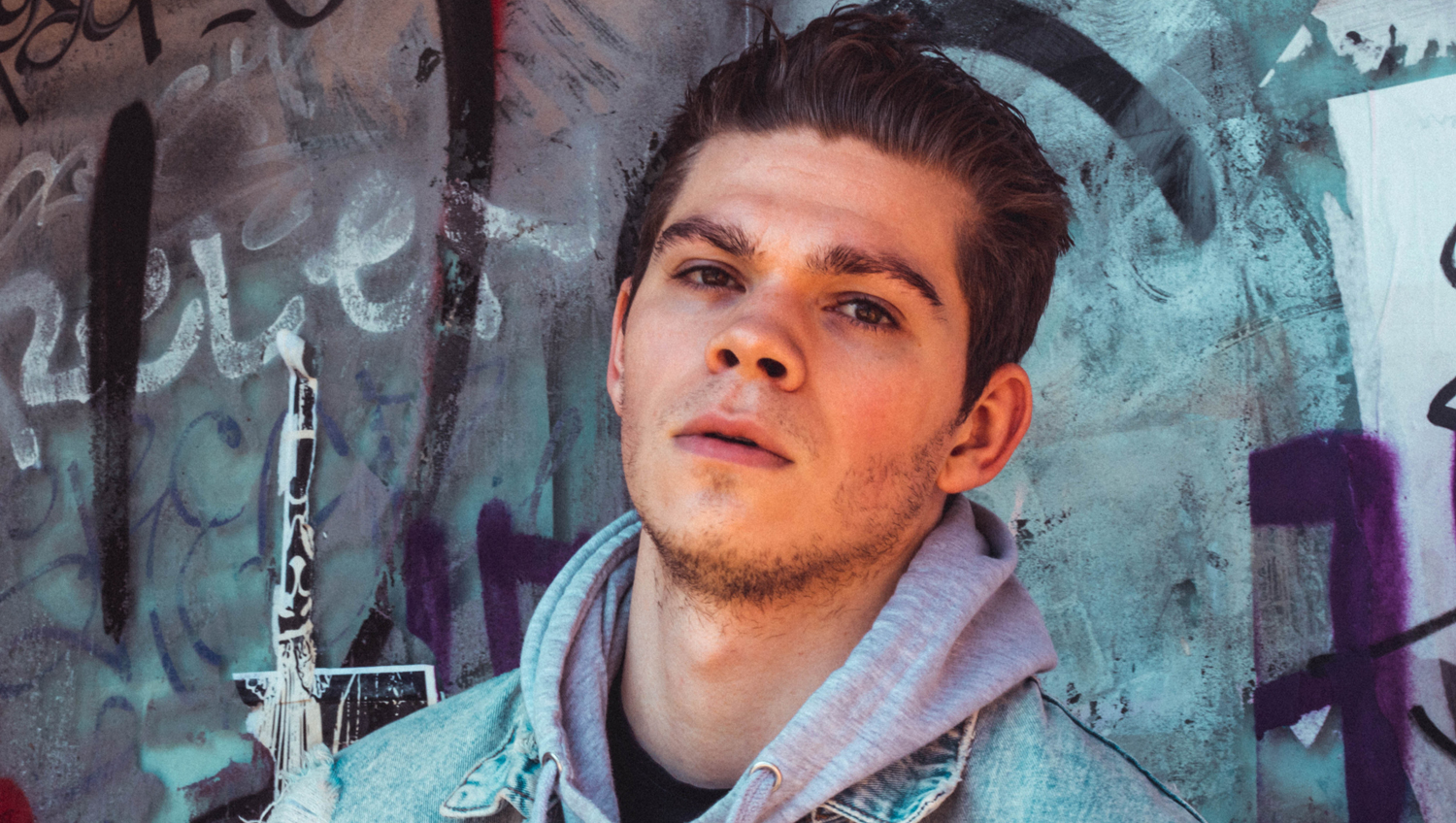Meet Young Hollywood’s Daniel Diemer, Netflix’s New Leading Man From