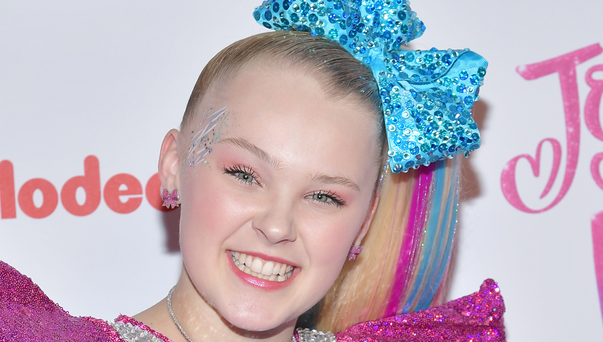 JoJo Siwa Takes Out Her Signature Ponytail, Shows Off Her Long Hair in Rare...