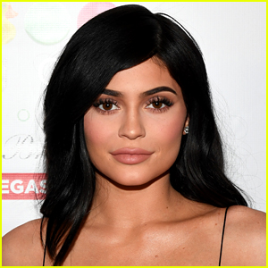 Kylie Jenner Shares Her License Photo & People Have Thoughts!