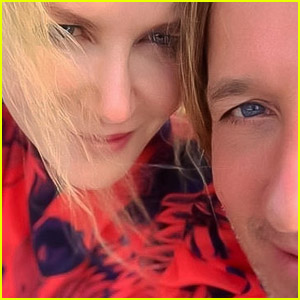 Nicole Kidman Shares a Cute Selfie With Keith Urban & Gives a Status Update About Broken Ankle