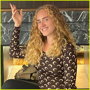 Adele Shows Off New Wavy Blonde Hair While Watching Beyonce's 'Black Is  King' Adele Shows Off New Wavy Blonde Hair While Watching Beyonce's 'Black  Is King' | Adele, Beyonce Knowles, Shopping |