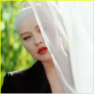 Christina Aguilera Belts Out Mulan S Loyal Brave True Reflection Songs On Gma Christina Aguilera Mulan Just Jared