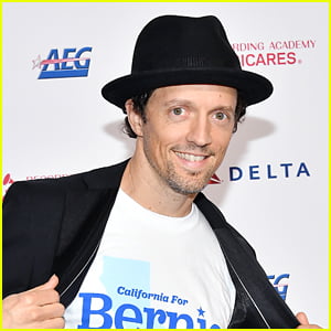 Former USPS Employee Jason Mraz Calls Out President Trump For Trying To Tamper With The Election