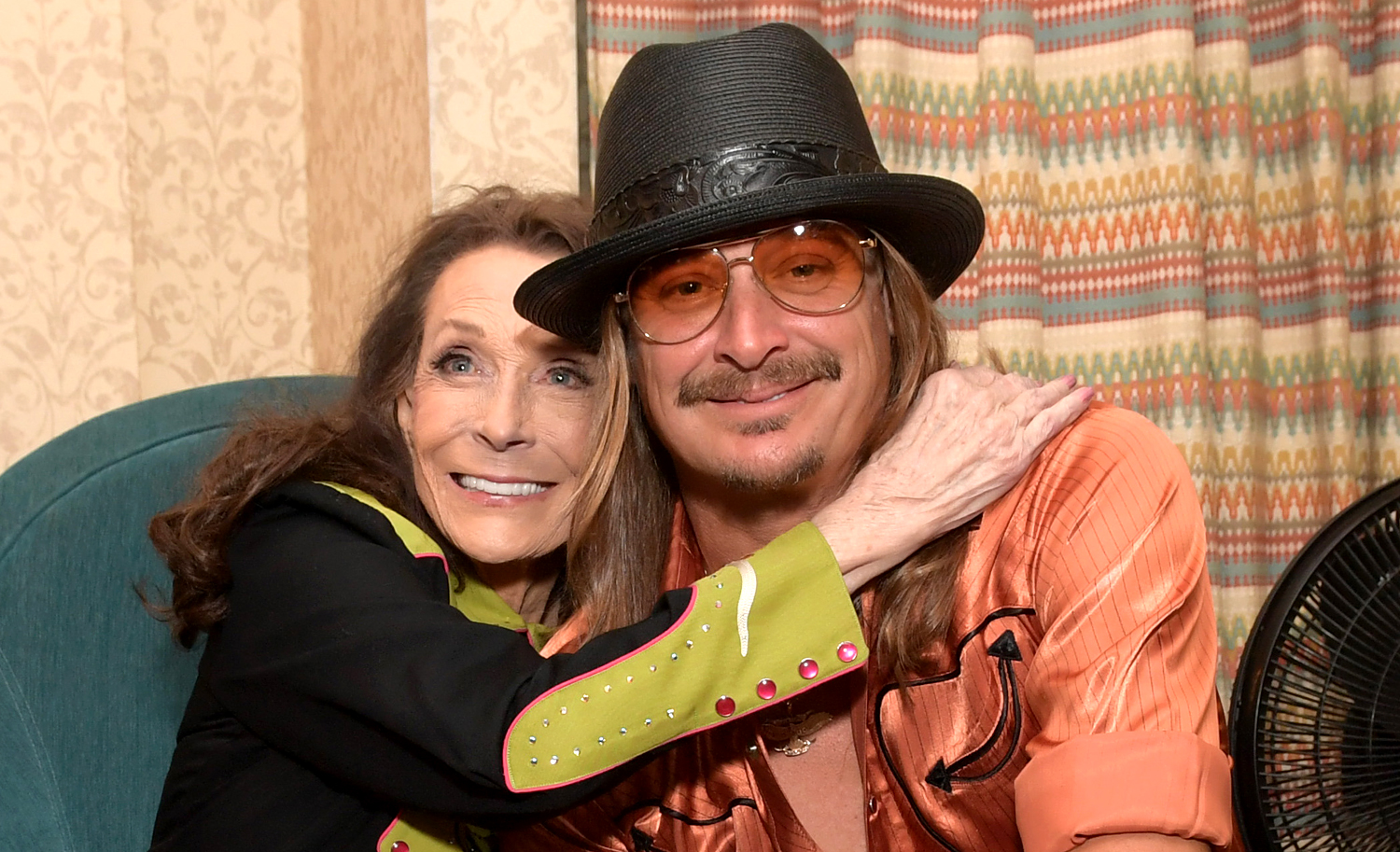 Kid Rock, 49, & Loretta Lynn, 88, Got ‘Married’ This Weekend, But It