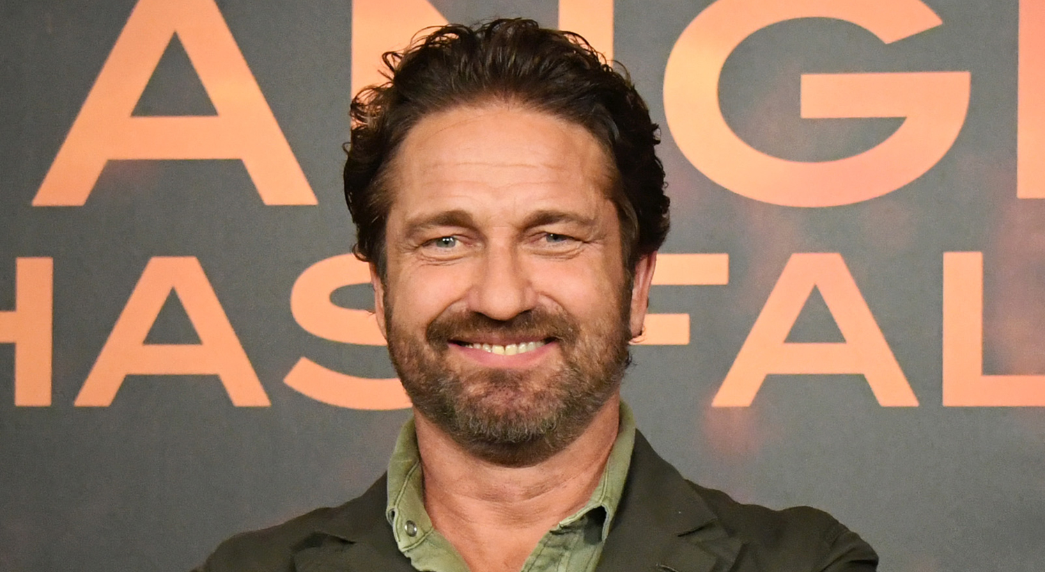 gerard-butler-returns-to-social-media-after-summer-break-gerard