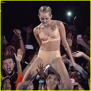 Miley Cyrus Reveals What She Learned From Her Infamous 2013 MTV VMAs Performance