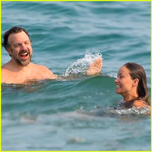 Olivia Wilde & Jason Sudeikis Have a Fun Day at the Beach in Malibu!