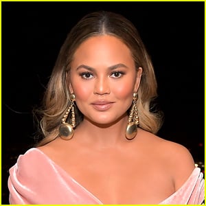 Chrissy Teigen Writes Heartbreaking Account of What Happened During Her Pregnancy Loss, Explains Why She Shared Those Photos