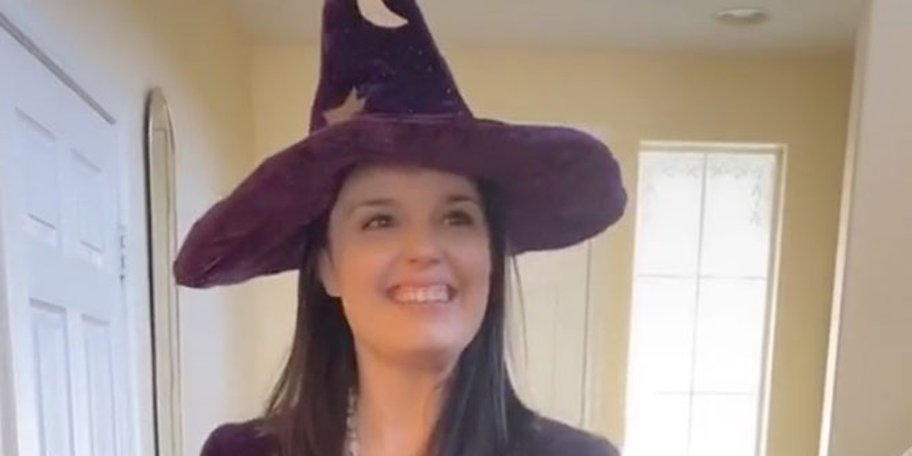 Kimberly J. Brown Wears Marnie Piper’s Witch Costume From ‘Halloweentown’ .
