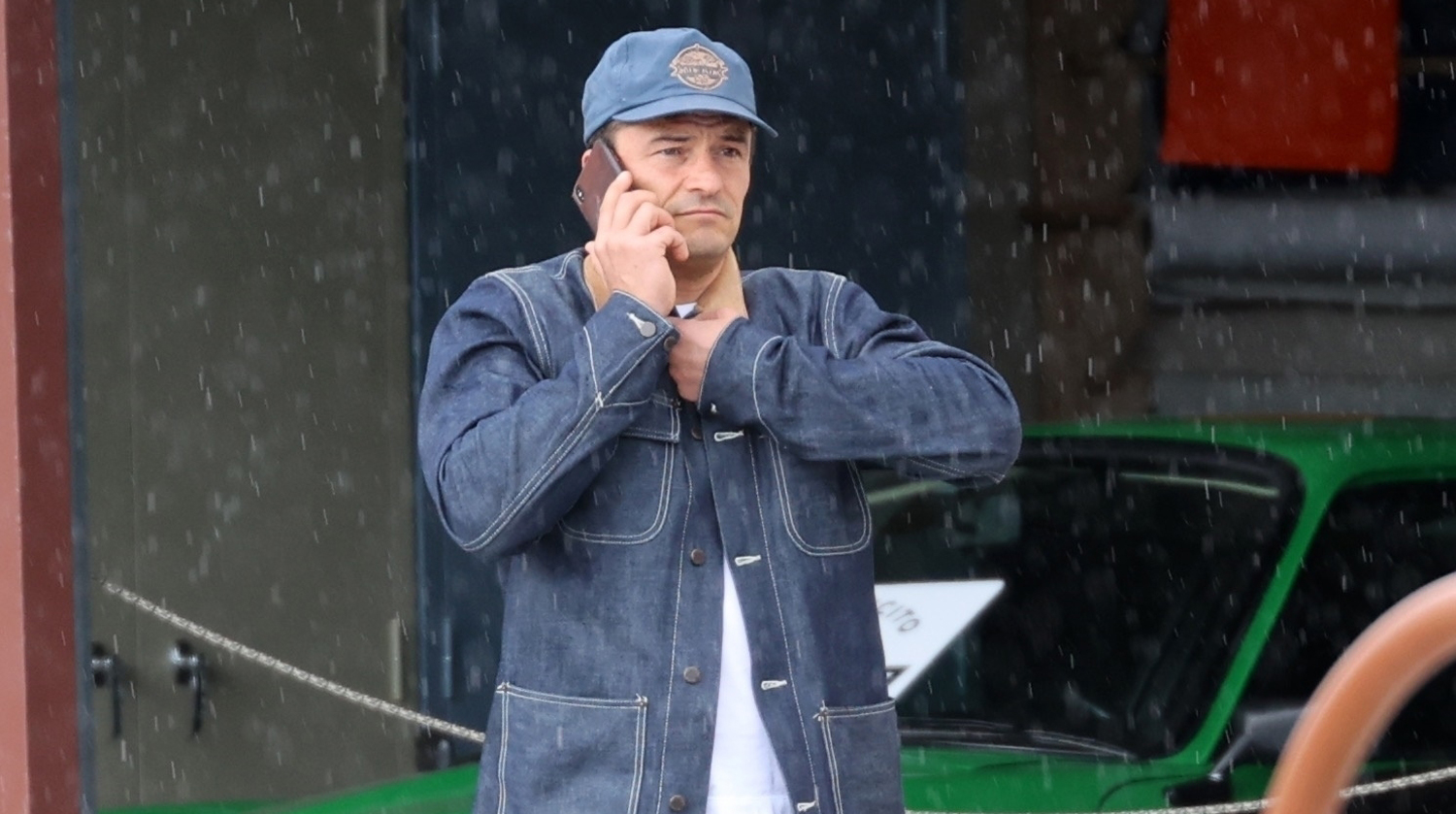 Orlando Bloom Checks Out a Vintage Car for Sale in Montecito Orlando