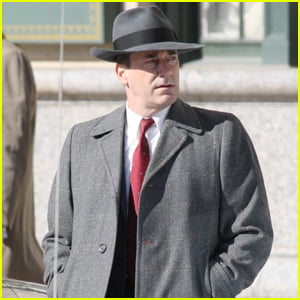 Jon Hamm Gets in Character Filming 'No Sudden Move' in Detroit