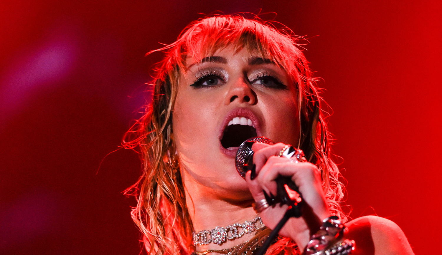 Miley Cyrus' Highly Anticipated Album 'Plastic Hearts' Has Finally Arrived – Listen & Download Here! Miley Cyrus' Highly Anticipated Album 'Plastic Hearts' Has Finally Arrived – Listen & Download Here! | Billy Idol, Dua Lipa, First Listen, Joan Jett, Miley Cyrus, Music - Vimarsana News