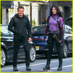 Jeremy Renner & Hailee Steinfeld Continue Filming 'Hawkeye' TV Show in NYC
