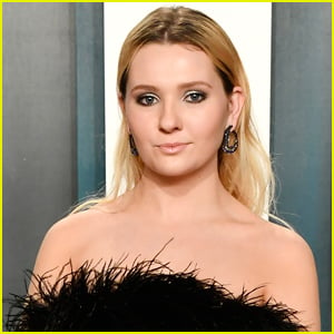 Abigail Breslin Reveals Her Dad Has Been 'Placed on a Ventilator' Amid COVID-19 Battle