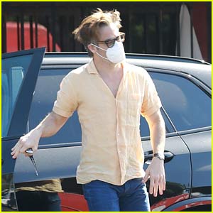 Chris Pine Spotted on His Saturday Morning Coffee Run in L.A.