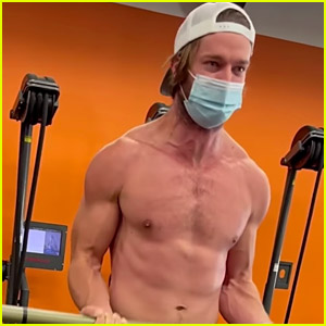 Patrick Schwarzenegger Flaunts Ripped Body During His Workout Session