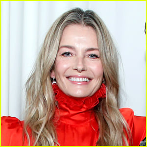 Paulina Porizkova Goes Nude on Instagram With An Inspiring Message About Body Positivity