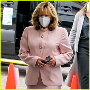 Sarah Paulson Is Unrecognizable While Dressed as Linda Tripp on 'Impeachment' Set