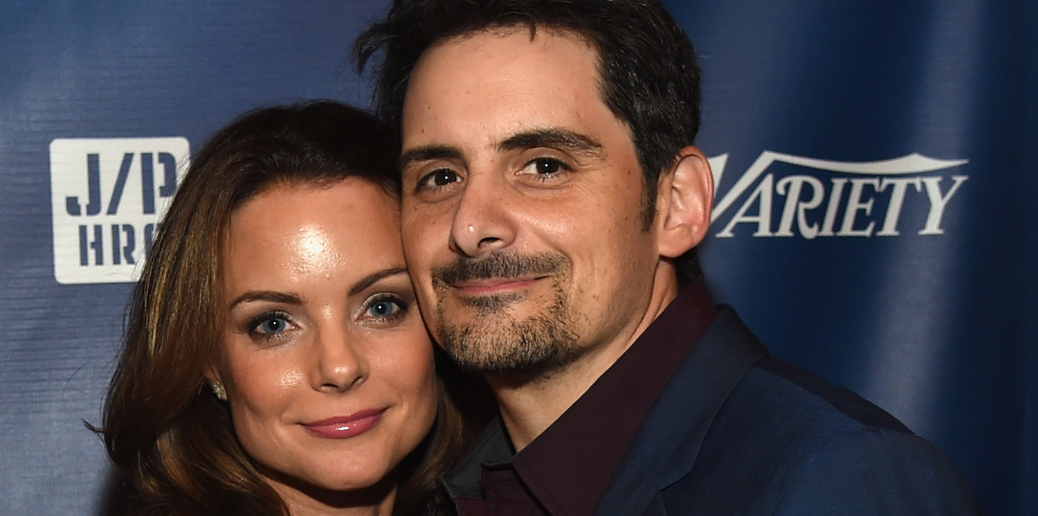 Brad Paisley & Kimberly WilliamsPaisley Celebrate 18 Years of Marriage(02)