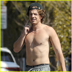 Charlie Puth Puts His Buff Body on Display After His Workout