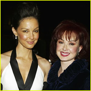 Ashley Judd's Mom Naomi Judd Gives Update on Her Condition After Leg-Shattering Accident