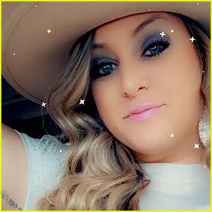 Country Singer Taylor Dee Has Died at 33