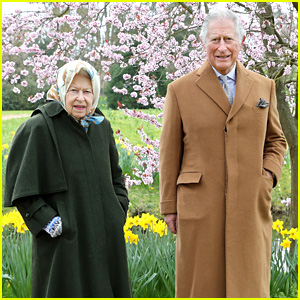 Queen Elizabeth Spends Time With Prince Charles In New Royal Portraits