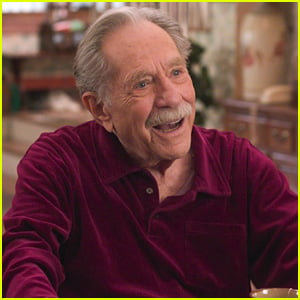 'The Goldbergs' Pays Tribute To George Segal After His Final Episode Airs