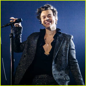 A Photoshoot of Harry Styles Dressed as Ariel From 'The Little Mermaid' Is Going Viral