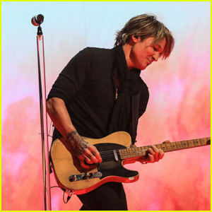 Keith Urban Rocks Out on Stage Performing 'Tumbleweed' at ACM Awards 2021 - Watch!