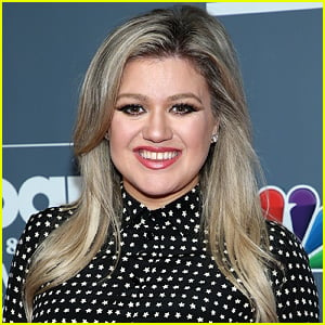 Kelly Clarkson Says She 'Destroyed' A Trashcan During One Of Her Concerts By Doing This!