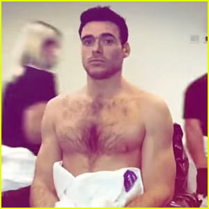 Richard Madden Goes Shirtless, Gets Covered in Plaster to Make New Costume!