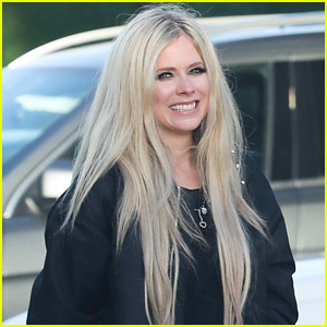 Avril Lavigne is All Smiles After Grabbing Lunch with Friends