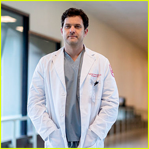 Peacock Debuts First Look at Joshua Jackson as a Killer Doctor in 'Dr. Death' Series