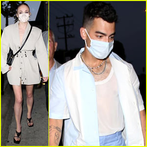 Sophie Turner Dines Out With Joe, Nick & Kevin Jonas For Friday Night Dinner
