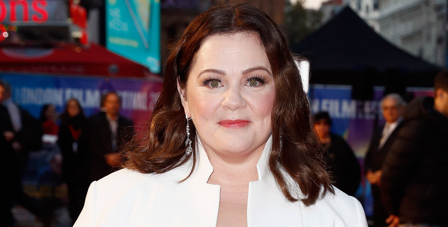 Melissa McCarthy Celebrates ‘Bridesmaids’ 10th Anniversary with Behind(02)