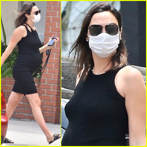 Pregnant Gal Gadot Wears Bump-Hugging Dress While Out for Lunch