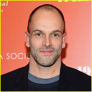 Jonny Lee Miller Joins 'The Crown' Season 5 - Find Out Who He's Playing!