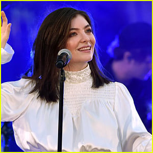 Lorde Drops Racy New Album Teaser & Fans Are Losing Their Minds Over It