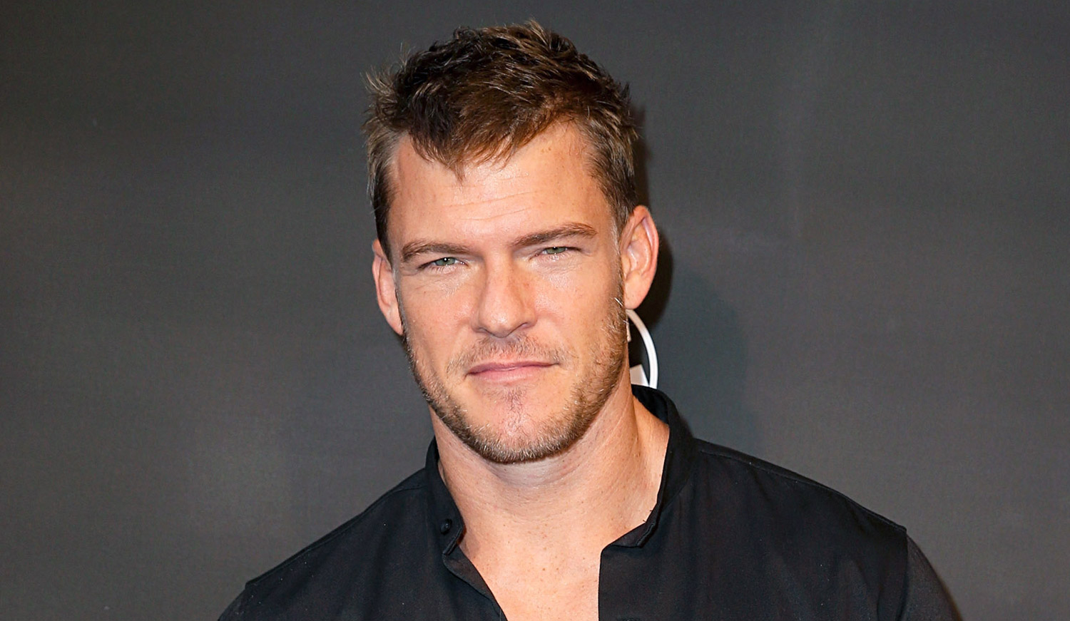Alan Ritchson Flaunts Ripped Physique Amid 'Jack Reacher ...
