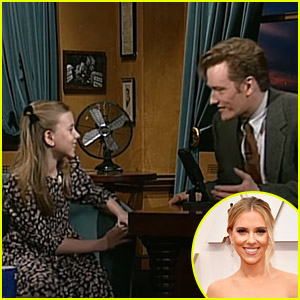 Scarlett Johansson Once Played A Spelling Bee Champ During A Skit On Conan O Brien S Talk Show Conan O Brien Scarlett Johansson Just Jared