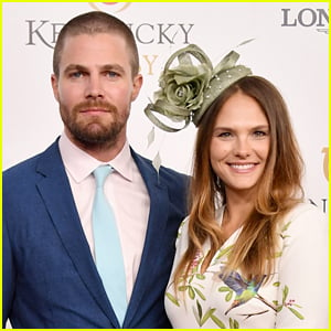 Stephen Amell Fires Back at Report That He Was 'Forcibly Removed' From Airplane After Argument with Wife Cassandra Jean