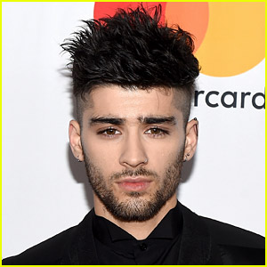 Shirtless Zayn Malik Appears to Get Into Confrontation Outside NYC Bar
