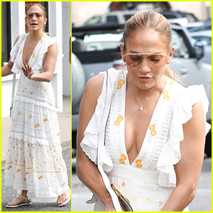 Jennifer Lopez Shops Around The Hamptons With Friends After The 4th of July