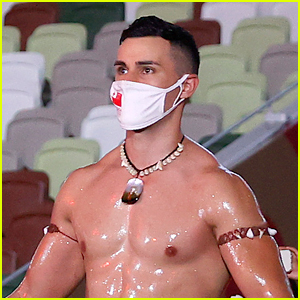 Pita Taufatofua, the Hot Tongan Flag-Bearer, Is Shirtless & Oiled Up Again for Olympics Opening Ceremony!