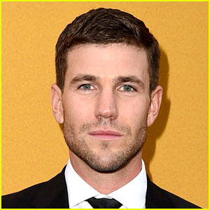Austin Stowell Goes Shirtless in Promo for 'The White Lotus' Season Finale!