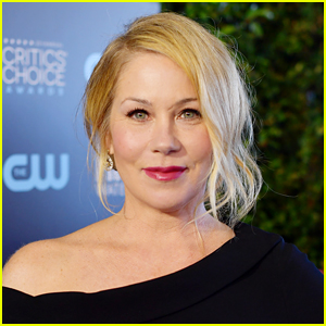 Christina Applegate Reveals Diagnosis with Multiple Sclerosis (MS)