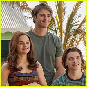 Joey King Talks About the Ending of 'Kissing Booth 3': Does Elle End Up with Noah? (Spoilers)